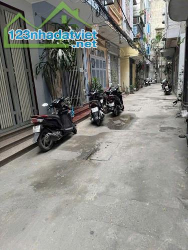 BÁN NHÀ PHỐ TRẦN QUỐC HOÀN – KINH DOANH ĐỈNH – Ô TÔ TRÁNH – 6 TẦNG – 12.X TỶ - 2