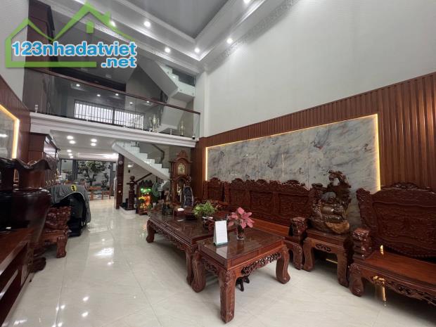 011TB – Bán nhà hẻm tải Phạm Văn Bạch, 110m2 ngang 5m, 4 tầng 4PN, SHR, NHỈNH 13.2 tỷ TL