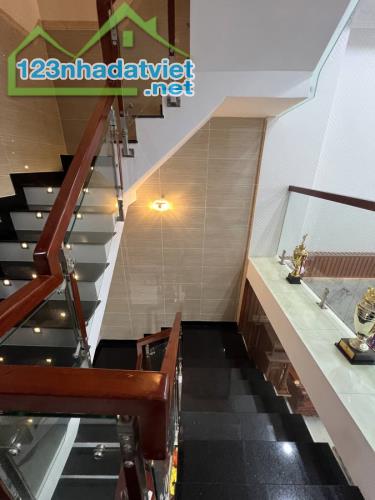 011TB – Bán nhà hẻm tải Phạm Văn Bạch, 110m2 ngang 5m, 4 tầng 4PN, SHR, NHỈNH 13.2 tỷ TL - 1