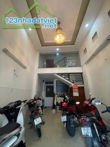 Căn Hộ Dịch Vụ  - 5 Tầng BTCT-  7PN- Khu Vip Sân Bay- Tân Bình- Hxh Tránh- 64m2– Giá 13Tỷ - 2