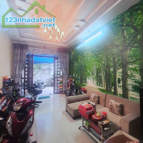 Nhà đẹp hẻm xe hơi Lê Trọng Tấn, 68m², 2PN, gần AEON, không gian ấm cúng, giá chỉ 6.1 tỷ