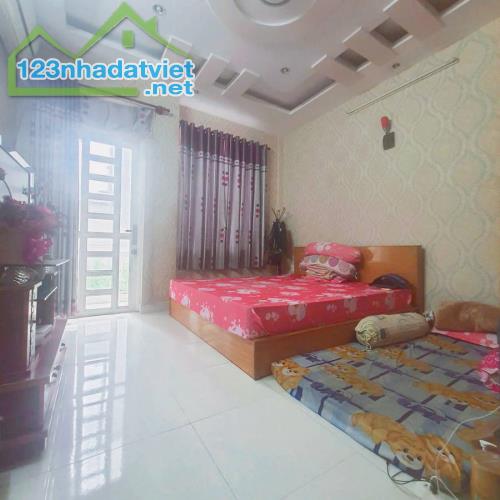 Nhà đẹp hẻm xe hơi Lê Trọng Tấn, 68m², 2PN, gần AEON, không gian ấm cúng, giá chỉ 6.1 tỷ - 3