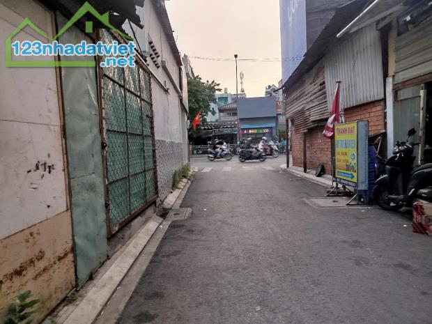 Nhà đẹp hẻm xe hơi Lê Trọng Tấn, 68m², 2PN, gần AEON, không gian ấm cúng, giá chỉ 6.1 tỷ - 4
