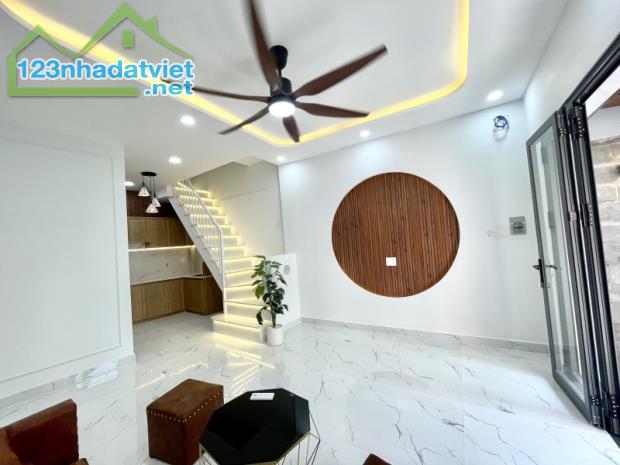 HÀNG HIẾM - NHÀ MỚI ĐẸP Ở NGAY - 4,3X7M - 2 TẦNG 2PN - DƯƠNG BÁ TRẠC P1 QUẬN 8 - 3.05T