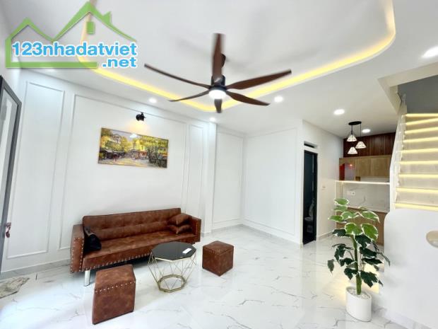 HÀNG HIẾM - NHÀ MỚI ĐẸP Ở NGAY - 4,3X7M - 2 TẦNG 2PN - DƯƠNG BÁ TRẠC P1 QUẬN 8 - 3.05T - 1