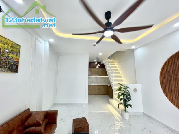 HÀNG HIẾM - NHÀ MỚI ĐẸP Ở NGAY - 4,3X7M - 2 TẦNG 2PN - DƯƠNG BÁ TRẠC P1 QUẬN 8 - 3.05T - 2