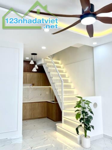 HÀNG HIẾM - NHÀ MỚI ĐẸP Ở NGAY - 4,3X7M - 2 TẦNG 2PN - DƯƠNG BÁ TRẠC P1 QUẬN 8 - 3.05T - 3