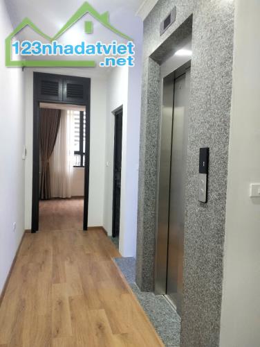 Bán nhà mặt phố 259 Hồ Tùng Mậu, Cầu Giấy, 68m2, Mt 5m, 5 tầng, thang máy, KD. - 2