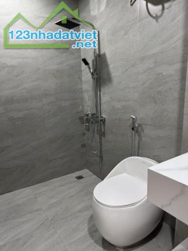 MẶT NGÕ PHẠM NGỌC THẠCH - ÔTÔ TRÁNH, VỈA HÈ KINH DOANH - GIÁ 12 TỶ - 4