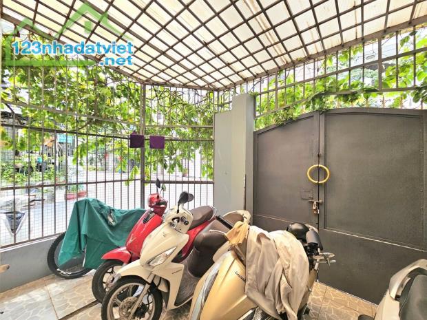 BÁN NHÀ 3 TẦNG CĂN GÓC 2 MẶT TIỀN 10M- NGAY NHÀ GA T3 – 3 TẦNG – 62M2 (4.4mX14.5m) - GIÁ - 3