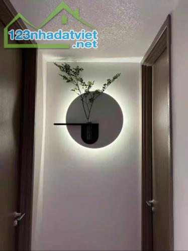 Bán nhà 81m2, Gara tô tô, sân vườn giá 13,5 tỷ