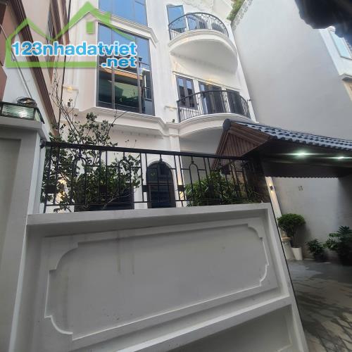 Bán nhà 81m2, Gara tô tô, sân vườn giá 13,5 tỷ - 1