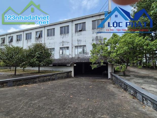 Cho thuê Showroom trưng bày sản phẩm dt 6445m2 giá chỉ 4,5 đô (KHOẢN  725 triệu/ tháng) - 4