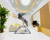 CỰC HIẾM. NHÀ PHỐ TRUNG KÍNH. VỊ TRÍ ĐẸP- GẦN OTO. 35m. 7,x Tỷ