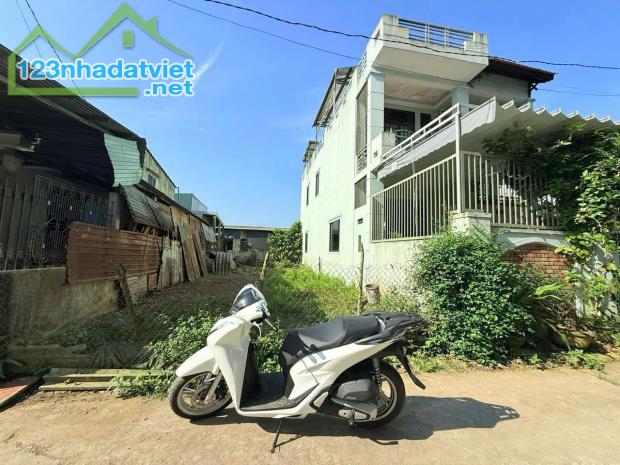 Bán đất 123,5m2 Kiệt ôtô 245 Phạm Văn Đồng thông đường Đình Ngang, P. Phú Thượng, TP Huế