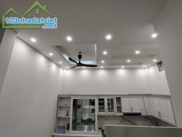 BÁN NHÀ NGỌC LÂM – 5 TẦNG – Ô TÔ TRÁNH – CÓ VỈA HÈ - 52m² - MT 4,5m - Giá 14,5 tỷ - 1