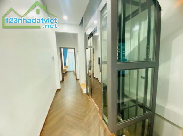 Nhà riêng Hoàng Mai, 5PN, 4 tầng, thang máy, 64m2, ngõ thông, mặt tiền thoáng, Giá 11,8 tỷ