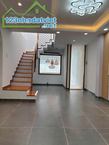 Nhà Mới 3 Tầng Cách Nặt Tiền 15M Hẻm Thẳng Xe Hơi Sổ Vuông 53m2 Gía 6,1 Tỷ Thương Lượng - 1