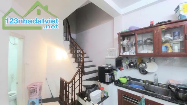 Bán nhà 4 tầng Hoàng Hoa Thám - Trung tâm Ba Đình - Diện tích 35m2 - Tầm tiền hiếm 4,89 tỷ - 4