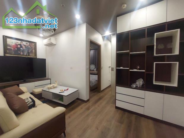 BÁN CĂN HỘ CAO CẤP BERRIVER 390 NGUYỄN VĂN CỪ – FULL NỘI THẤT – VIEW THOÁNG – TIỆN ÍCH