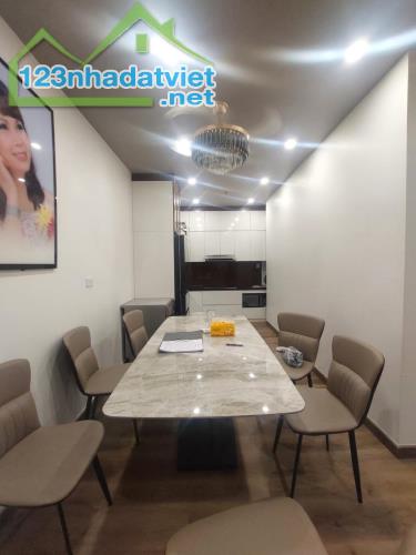 BÁN CĂN HỘ CAO CẤP BERRIVER 390 NGUYỄN VĂN CỪ – FULL NỘI THẤT – VIEW THOÁNG – TIỆN ÍCH - 1
