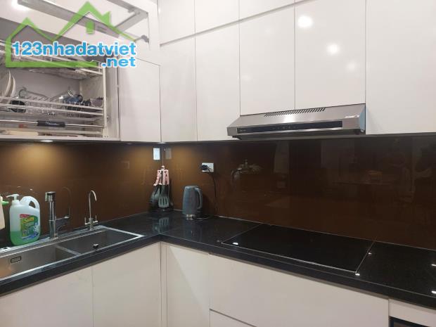 BÁN CĂN HỘ CAO CẤP BERRIVER 390 NGUYỄN VĂN CỪ – FULL NỘI THẤT – VIEW THOÁNG – TIỆN ÍCH - 2