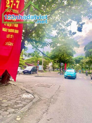 Bán đất tặng nhà KIM GIANG HOÀNG MA100m 2 tầng Mt 5,4m TC 31 tỷ lh 0376655225 sở hữu luôn - 3