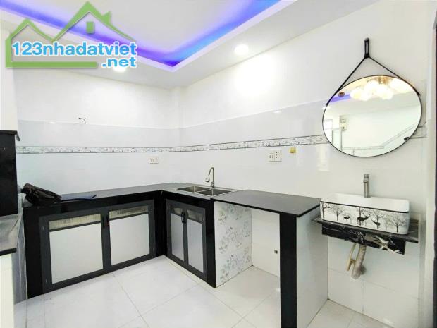 Nhà mới 2 tầng hẻm 314 Âu Dương Lân P3Q8. 3.5 tỷ TL - 2