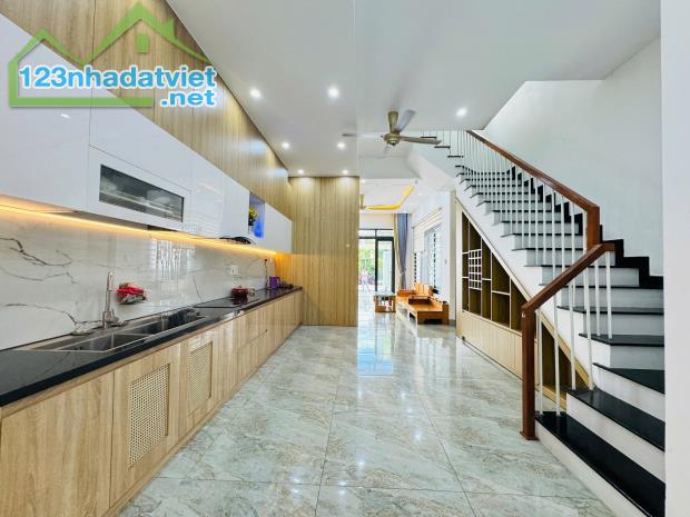 Bán nhà 4 tầng đường 7.5m Đinh Đức Thiện, Hòa Minh, Liên Chiểu - 90m2, giá 6.75 tỷ TL