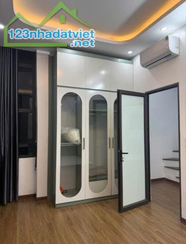 Cho thuê nhà ngõ 58 Phố Trương Định, 3 tầng x 45m2, 3 ngủ, 13 Triệu - 2