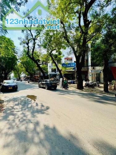🌷 NHÀ MẶT PHỐ ĐÊ LA THÀNH -Ba ĐÌNH - LÔ GÓC 3 MẶT THOÁNG - VIEW HỒ NGỌC KHÁNH - XÂY TOÀ B