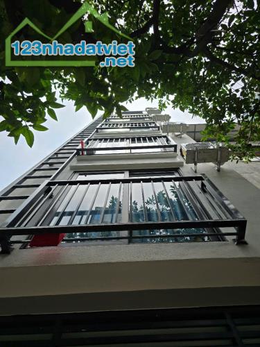 Bán nhà 7 tầng mới, phường Mễ Trì, 10 phòng Full đồ, DT 40m2, MT: 3.5m, Giá 10.2tỷ.