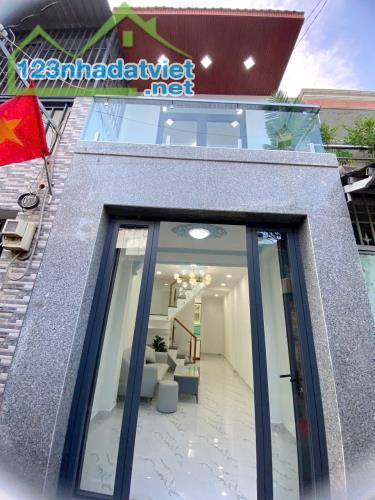 Nhà 2 tầng mới, nở hậu đối diện trường học Khánh Bình Âu Dương Lân P3Q8. Giá 3,89 tỷ TL - 4