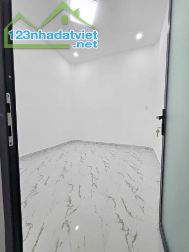 Nhà 2 tầng mới, nở hậu đối diện trường học Khánh Bình Âu Dương Lân P3Q8. Giá 3,89 tỷ TL