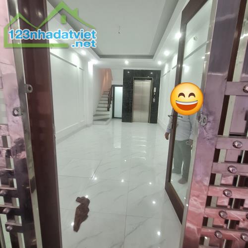 7,5 tỷ nhà mới 7 tầng thang máy ô tô gần phố Kim Giang- tây Linh Đàm - 4