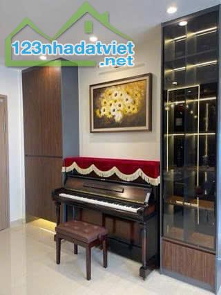 Bán căn 3PN tòa S302, full nội thât cao cấp, giá đẹp