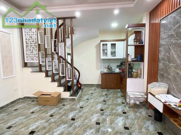 BÁN NHÀ NGÕ 7 CHIẾN THẮNG – 30M² x 5 TẦNG – MẶT TIỀN RỘNG – FULL NỘI THẤT – GIÁ 6.7 TỶ