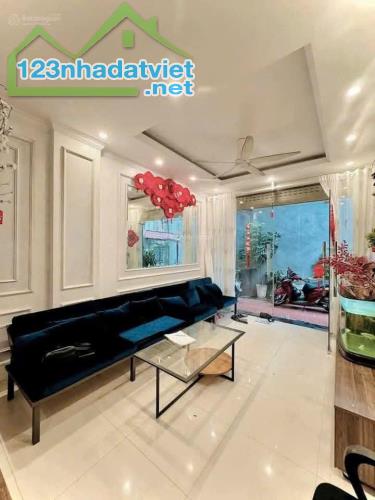 11 TRIỆU CHO THUÊ NHÀ PHỐ TRẠM GẦN AEON, Ô TÔ, 42M2 5PN, VĂN PHÒNG, Ở HỘ GIA ĐÌNH