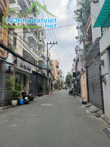NHÀ ĐẸP QUANG TRUNG GV - GẦN NGÃ 4 VỚI PHẠM VĂN CHIÊU - 2 MẶT HẺM TRƯỚC SAU - 40M² - 3 TẦN