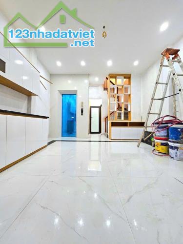Bán nhà lô góc Xuân Đỉnh - gần Ngoại Giao Đoàn - thang máy - full nội thất - 1