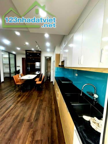 Chính chủ bán gấp chung cư Tòa B Golden Palace MễTrì, Nam Từ Liêm. DT: 90m2 – 2PN. 6,15 - 3