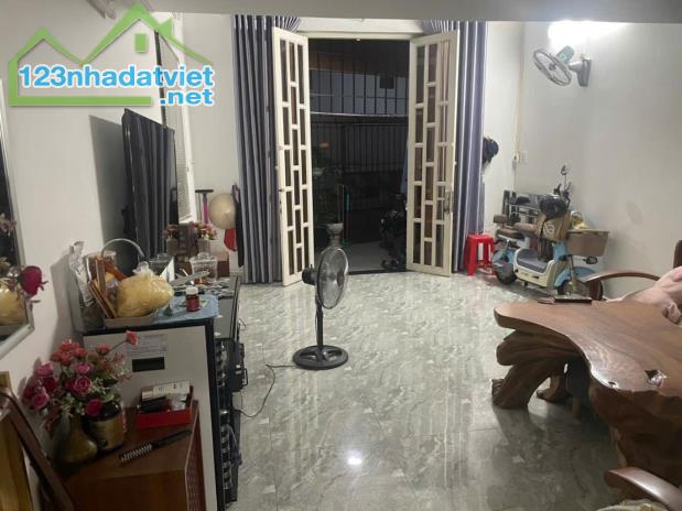 SHR - 51M2 - GIÁ 2.8 TỶ - 3 GÁC CHẠY VÒNG QUANH HẺM THÔNG - ĐÔNG HƯNG THUẬN, Q12