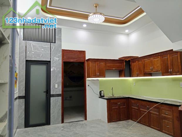 Nhà sr hoàn công cập bên CTY Pouchen 3 tỷ/61 m2/1 lầu 1 trệt 3 phòng ngủ - 3