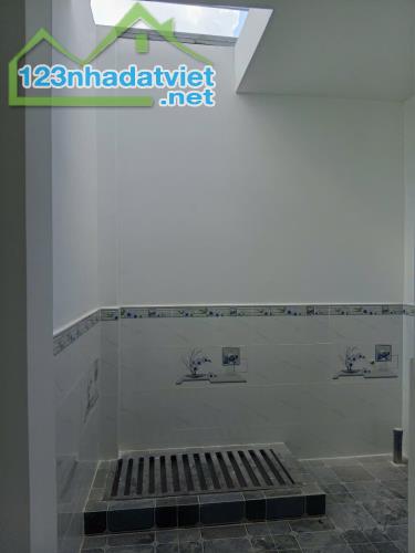 Nhà sr hoàn công cập bên CTY Pouchen 3 tỷ/61 m2/1 lầu 1 trệt 3 phòng ngủ