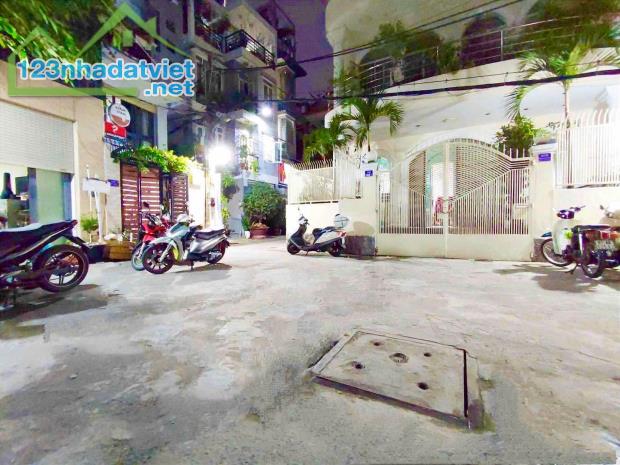 Hạ giá bán nhà 5 tầng Huỳnh Văn Bánh,Phú Nhuận, 33m2 chỉ còn 5,3 tỷ