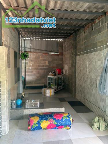 Bán nhà mặt tiền Ngô Gia Tự, Thị xã LaGi giá ngộp 2.5 tỷ sổ riêng - 4