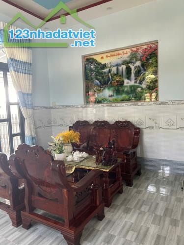 Bán nhà mặt tiền Ngô Gia Tự, Thị xã LaGi giá ngộp 2.5 tỷ sổ riêng - 2
