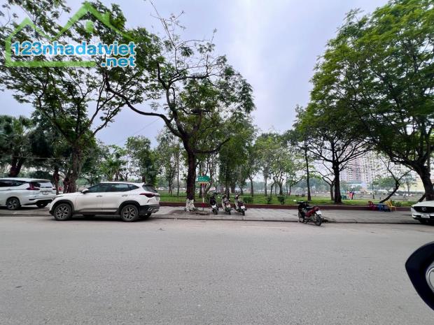 MẶT PHỐ ĐỀN LỪ - 139M² - MẶT TIỀN 5M - GIÁ 59.5 TỶ - HAI THOÁNG - KINH DOANH ĐỈNH CAO - KH