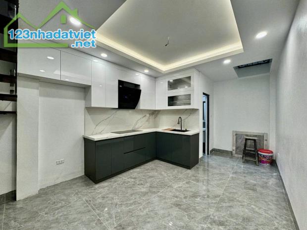DÂN XÂY Đàm Quang Trung 45m,4 tầng,full nội thất,gần phố,ô tô đỗ cổng,chỉ hơn 8 tỷ - 1