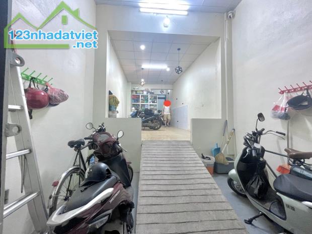 DỐC TAM ĐA - VỊ TRÍ ĐẸP - TRUNG TÂM BA ĐÌNH, TÂY HỒ - VỈA HÈ OTO TRÁNH ĐỖ - KINH DOANH
